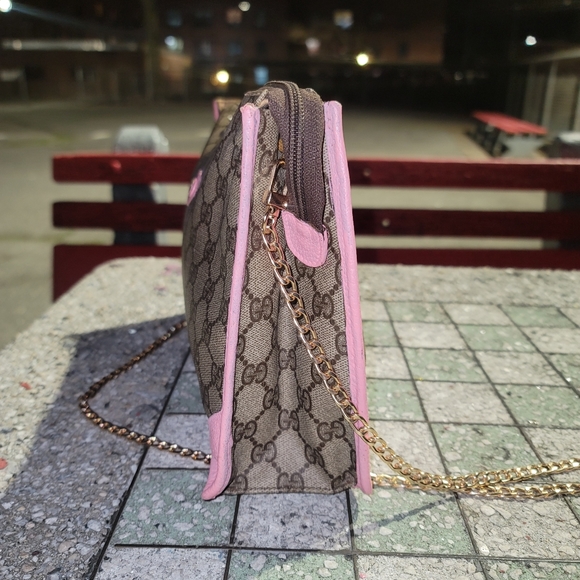 Gucci GG Supreme Interlocking  Clutch  Toiletry Crossbody Bag Authentic Vintage - Picture 10 of 16